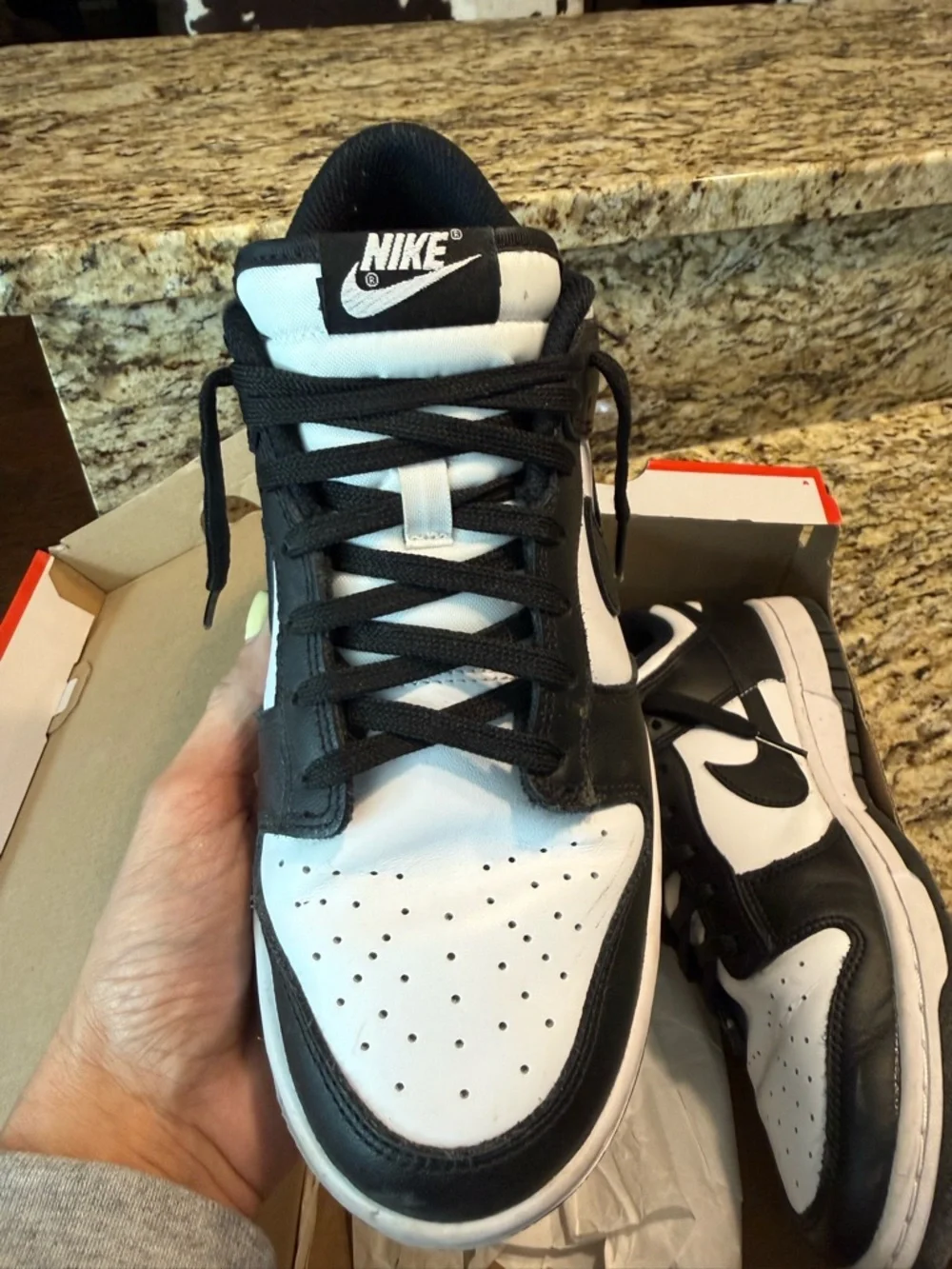 Nike Panda Dunks - Picture 2 of 3